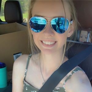 Meet your Posher, Brittany